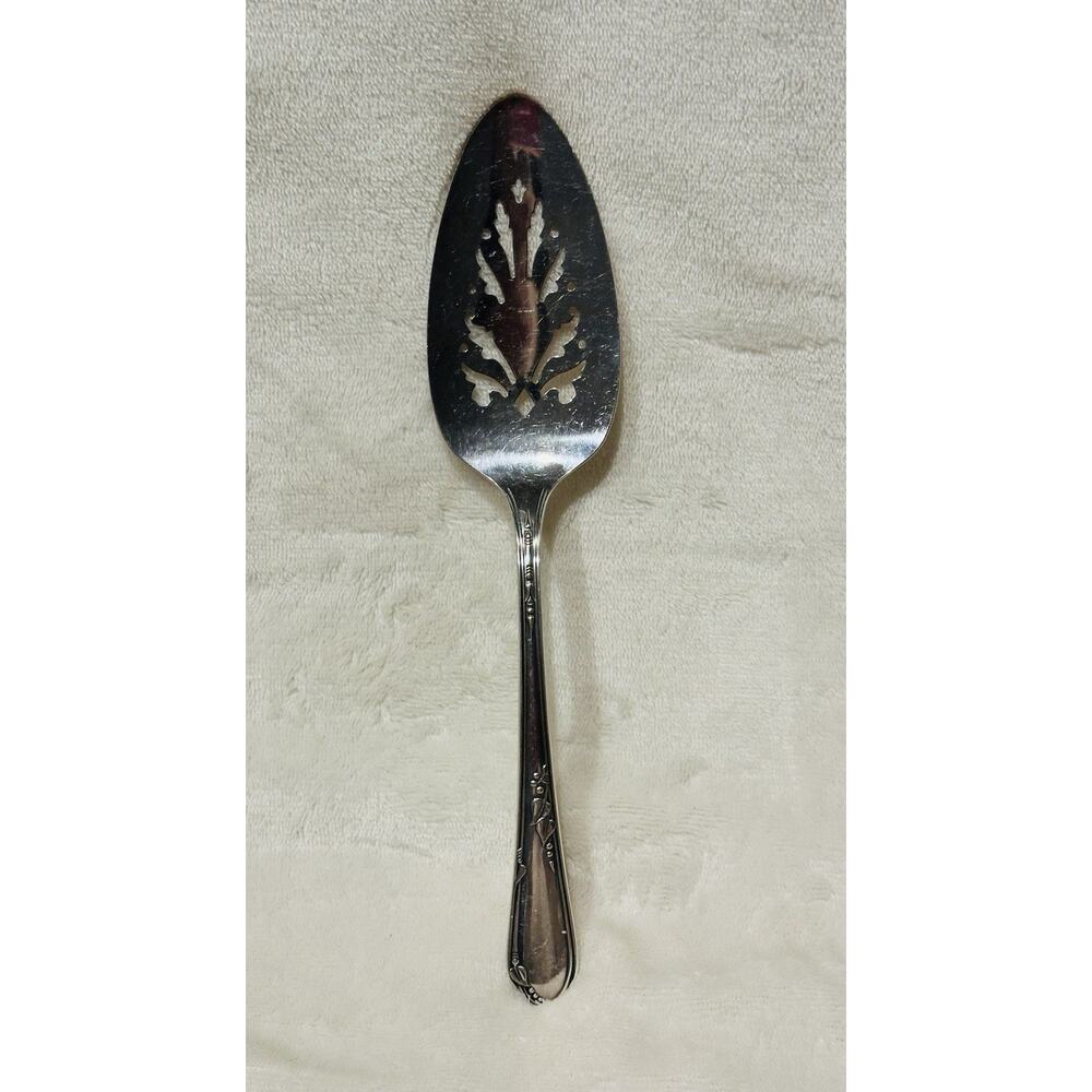 Vintage WM. A Rogers A1 Plus Oneida Ltd. Pierced Silver Plate Cake/Pie Server